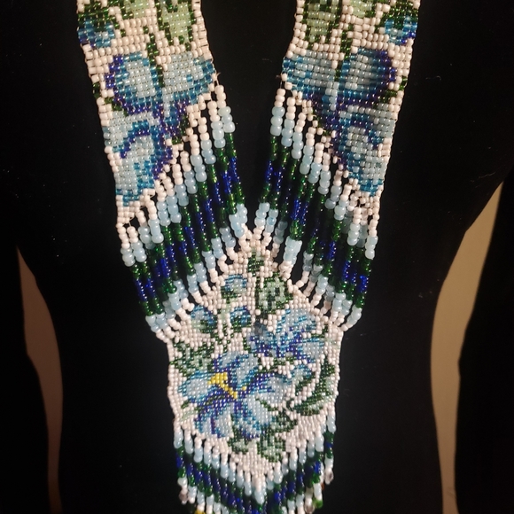 BEAUTIFUL GERDAN NECKLACE HANDMADE IN UKRAIN - Picture 2 of 3